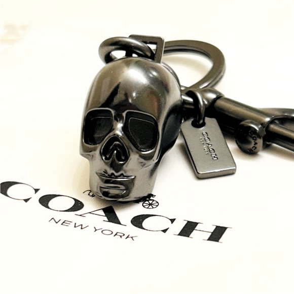 RARE Coach Skull Keychain/ Bag Charm - Picture 14 of 16